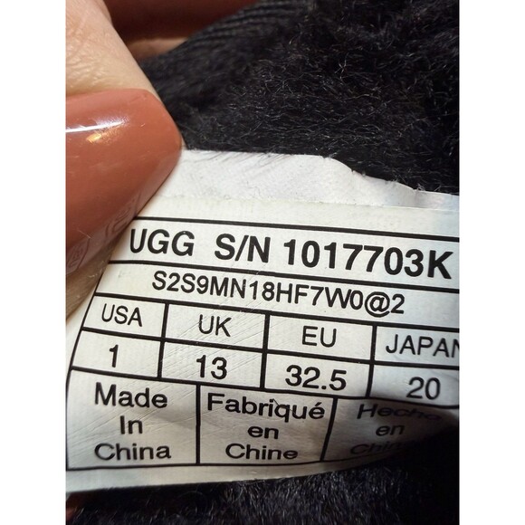 Ugg Classic II Weather Short Black Suede Boots Kids Sz 1 - Picture 8 of 8